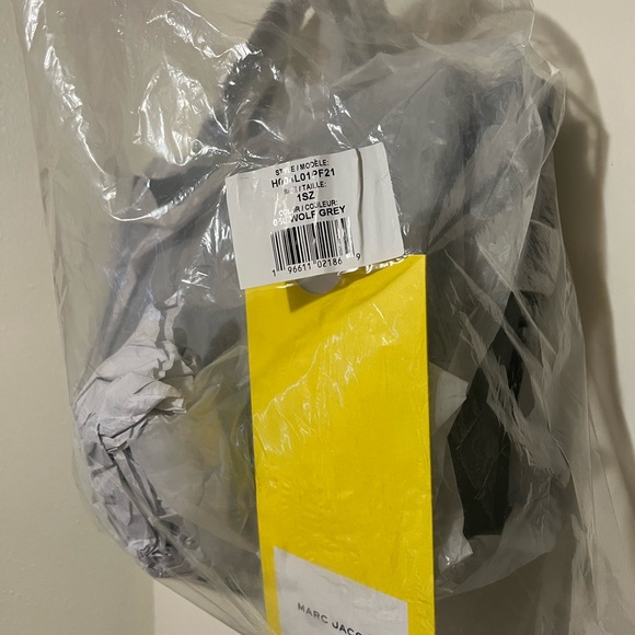 Marc Jacobs Hand Bag - Picture 3 of 3